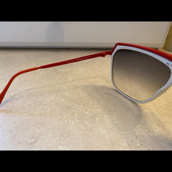 Oversized Sunglasses (Laura Biagiotti) - Picture 3 of 4